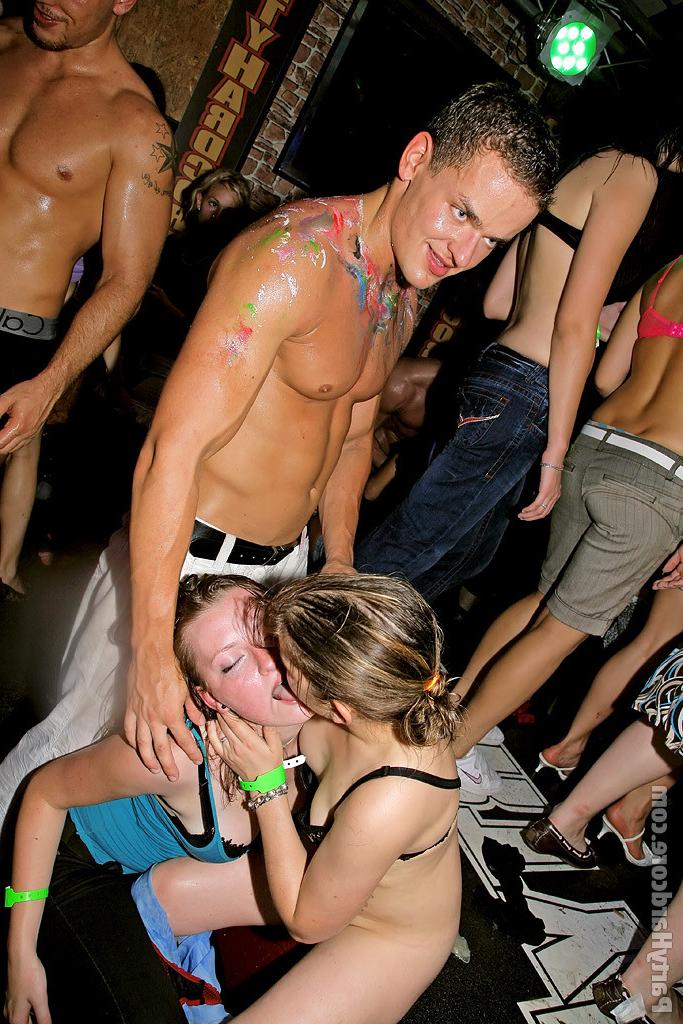 15P Party hardcore with gorgeous sexy blonde babes