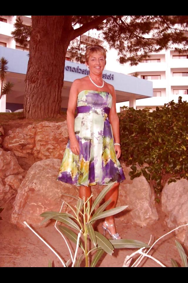 25P Horney british milf