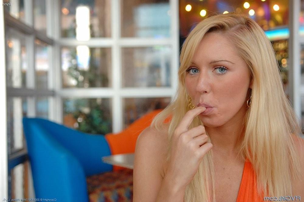 15P Petite blonde babe flashing her tits and ass and pussy in public