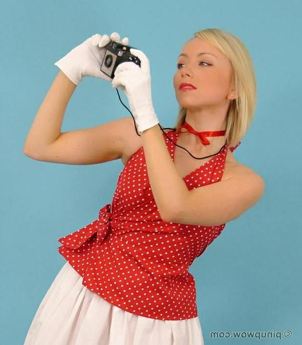 16P Blonde Babe Doing A Retro Pinup Stocking Striptease