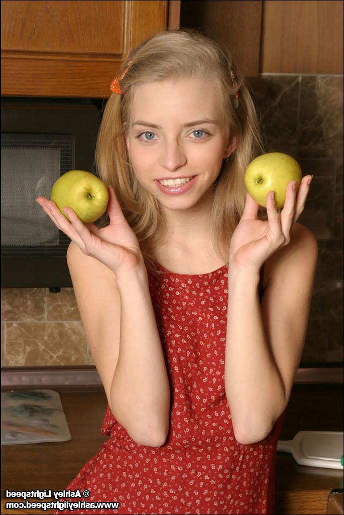 15P Ashley Lightspeed and a little fruit fun in the kitchen