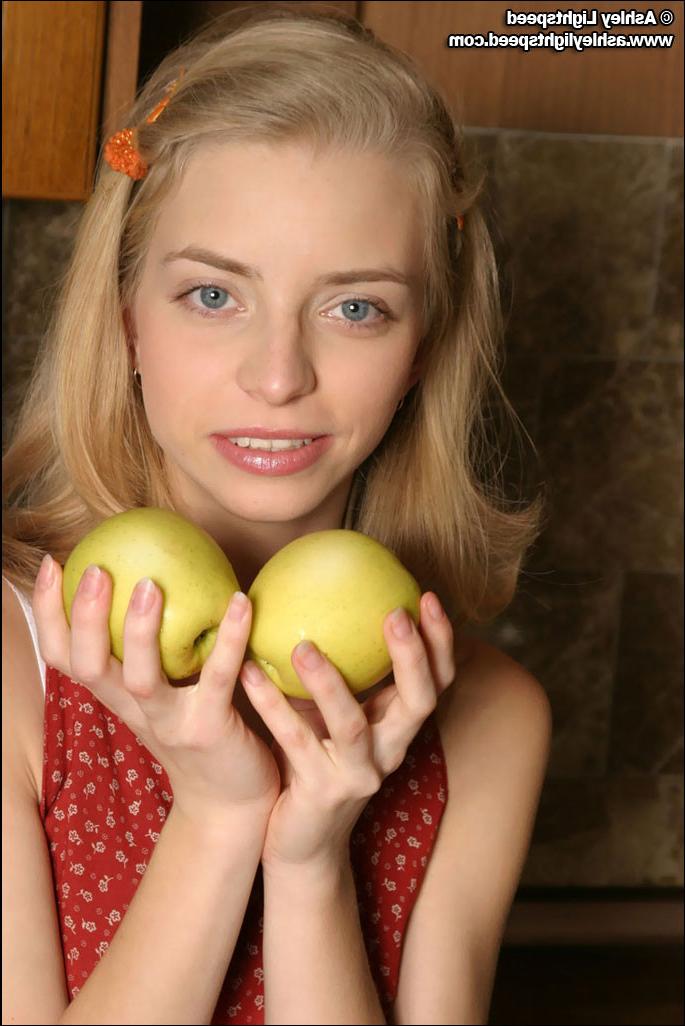 15P Ashley Lightspeed and a little fruit fun in the kitchen