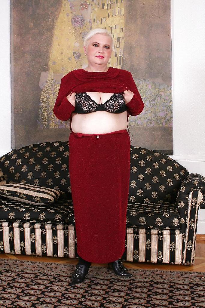 9P Bbw granny with two cocks