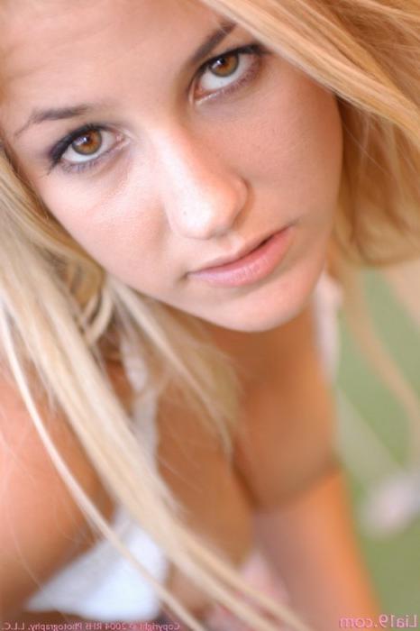 20P Lia is only 19yo but super hot and plays golf naked all day long
