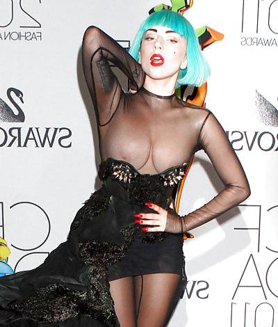 12P Celebs 'nipple slips' in 2011