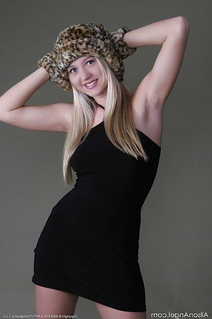 18P blonde dressing classy spreading
