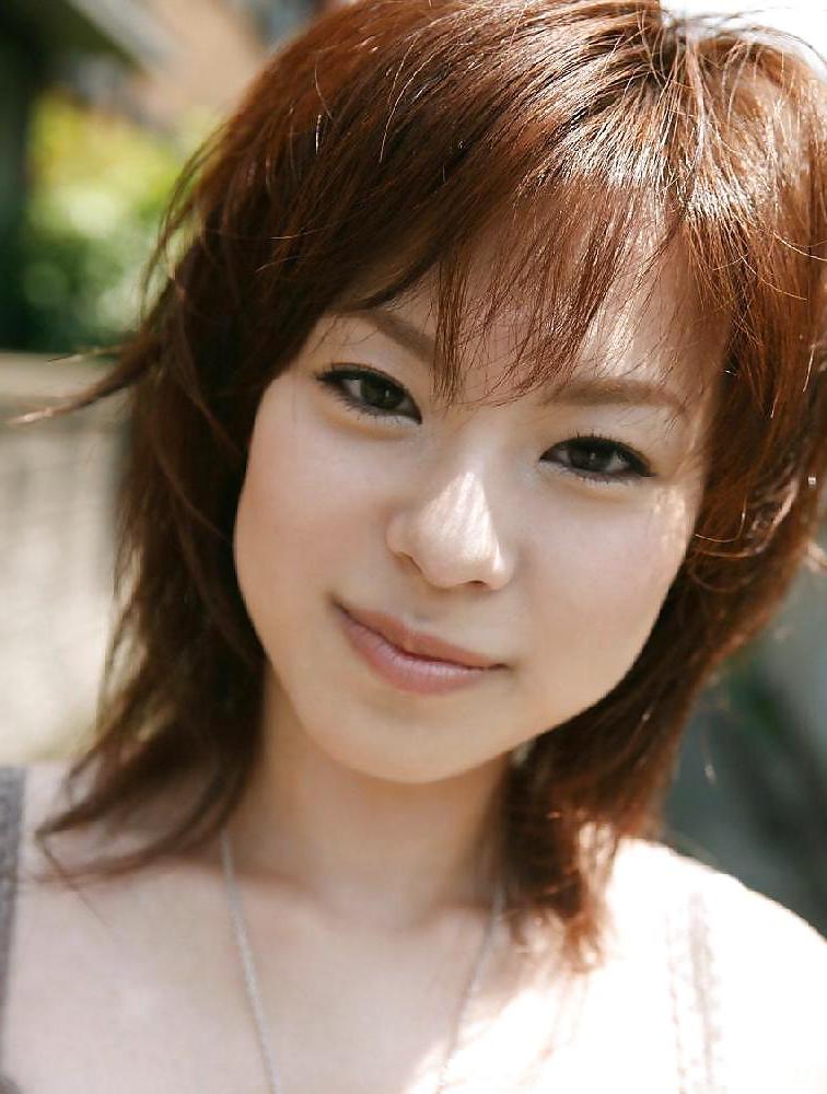 16P Small asian flashing in the street by Sail
