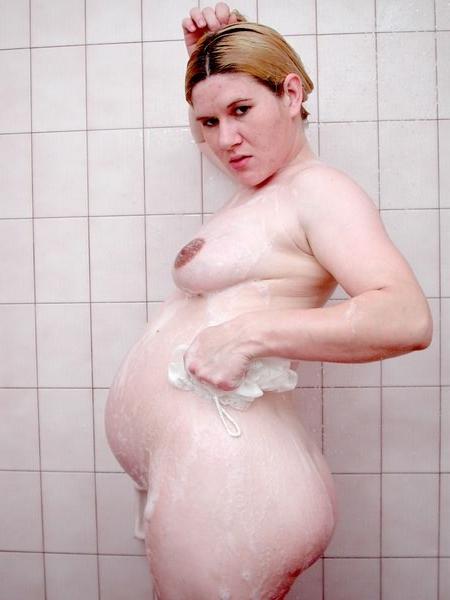 20P Pregnant blonde shower