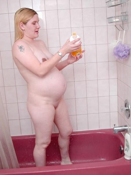 20P Pregnant blonde shower