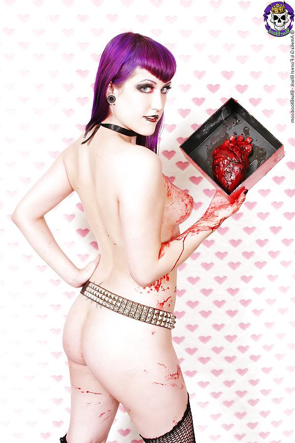 14P Gothic Valentine Hearts