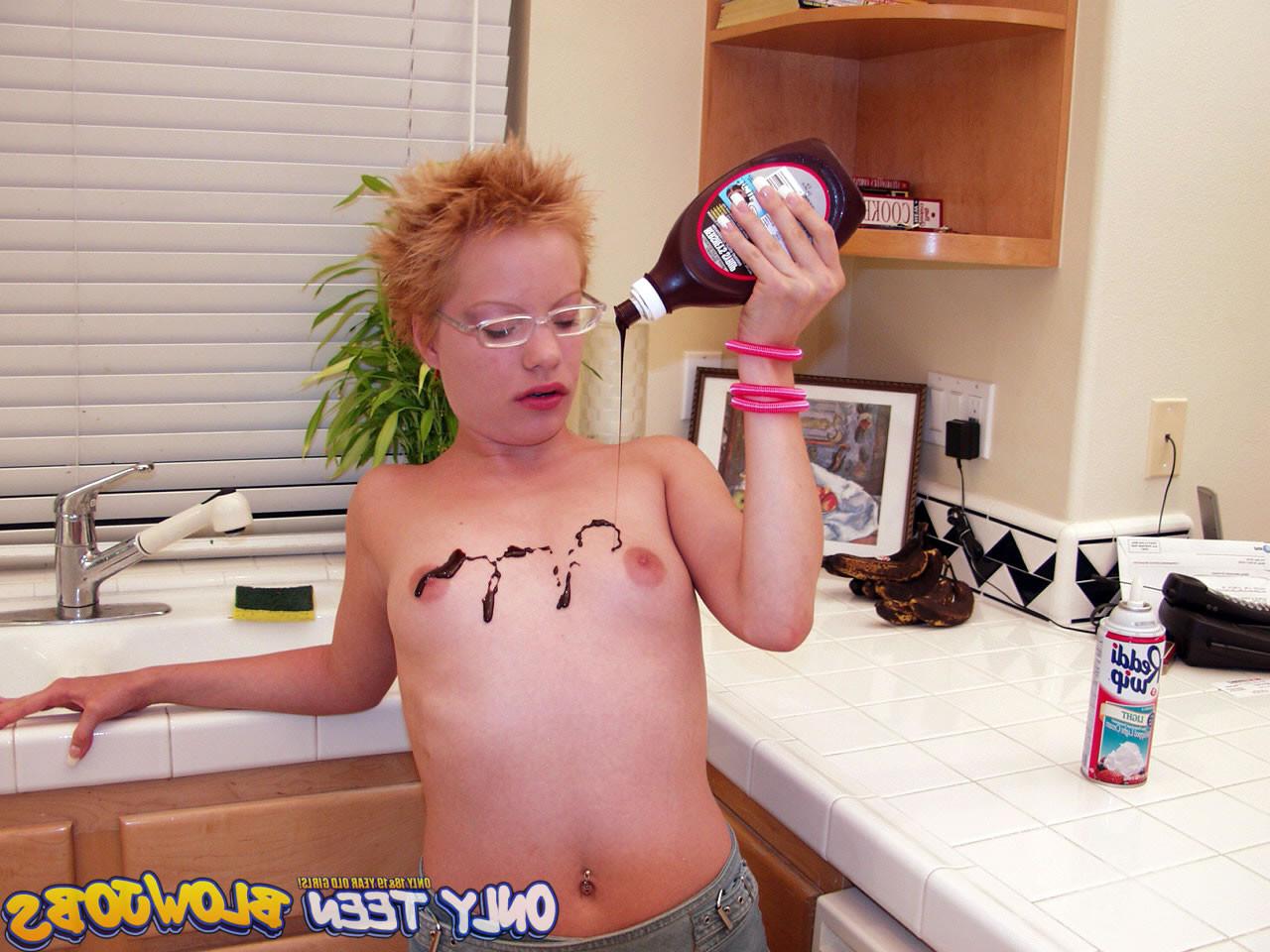 18P Sexy teen babe Emily Da Vinci poses in the kitchen