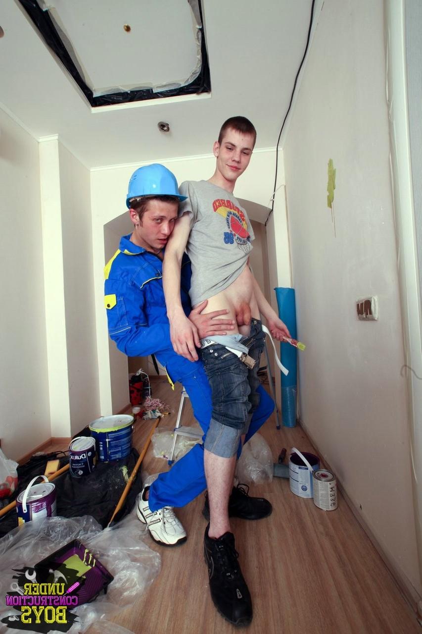 12P Every job is better when you get a blowojob, construction work included