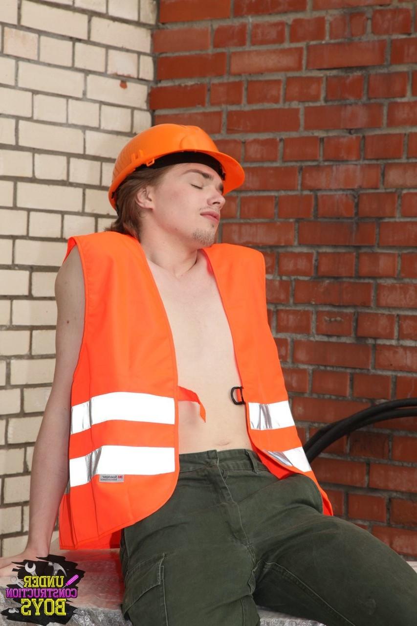 12P Guy measuring floor boards found himself mounted from behind