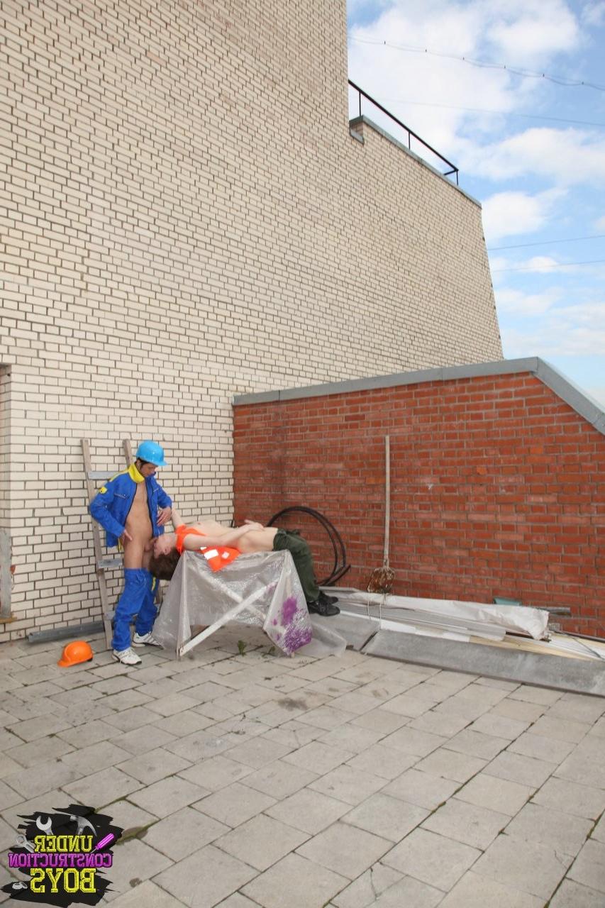 12P Guy measuring floor boards found himself mounted from behind