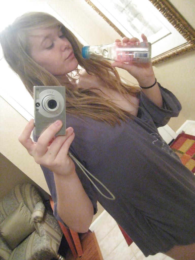 25P Rich Playful Teen From SmutDates