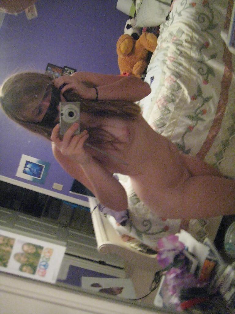 25P Rich Playful Teen From SmutDates