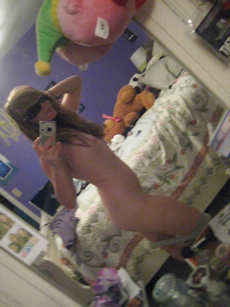 25P Rich Playful Teen From SmutDates
