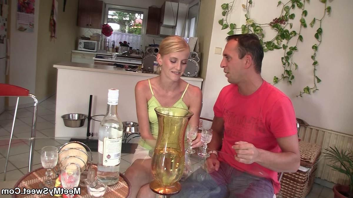 16P His hot and slutty blonde girlfriend gives his dad a blowjob