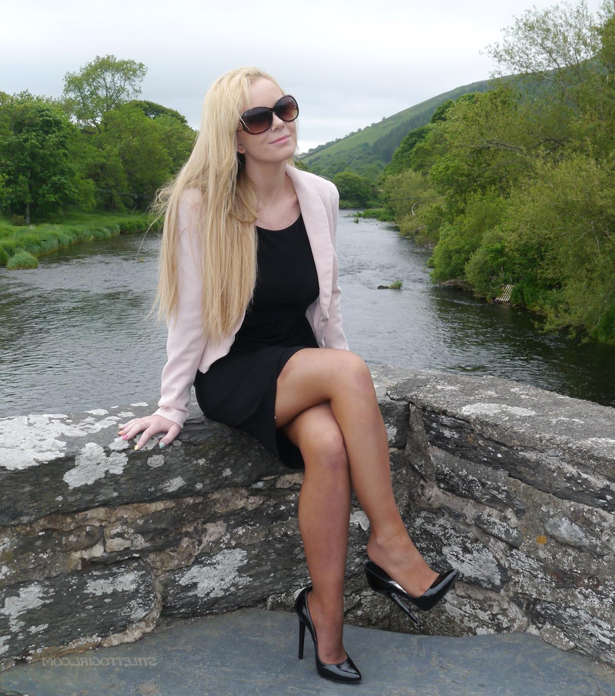 16P Gorgeous blonde Larissa poses in a sexy black dress and matching