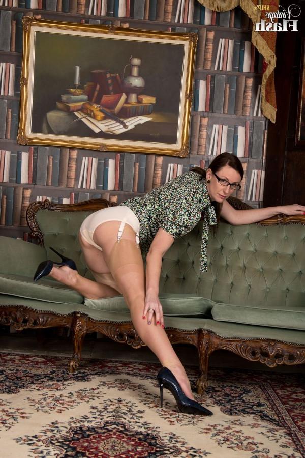 15P Hot mature office manager strips to her sexy lingerie