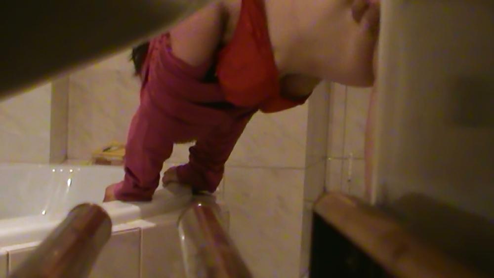 17P Bbw molli im bad heimlich von hinten gefickt 