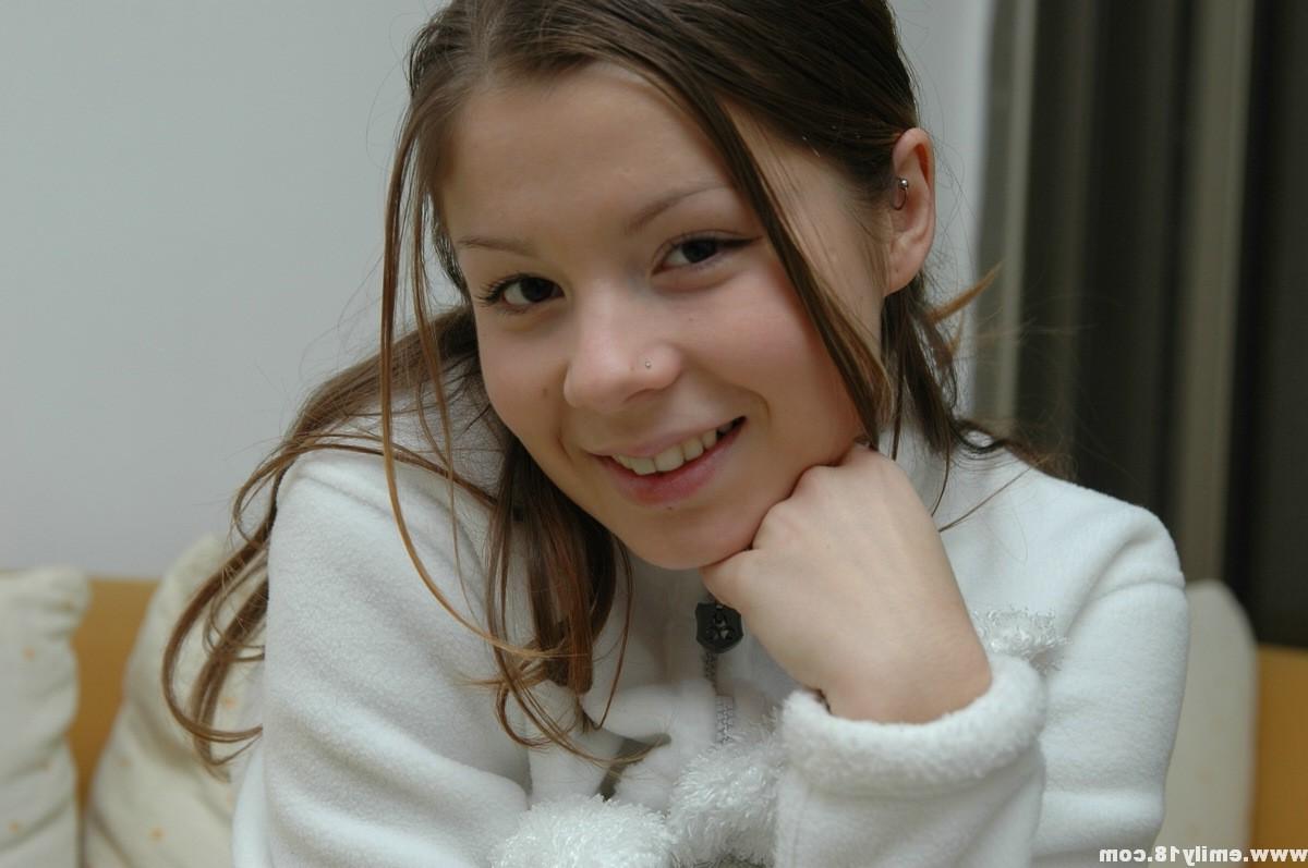 16P Topless teen making faces