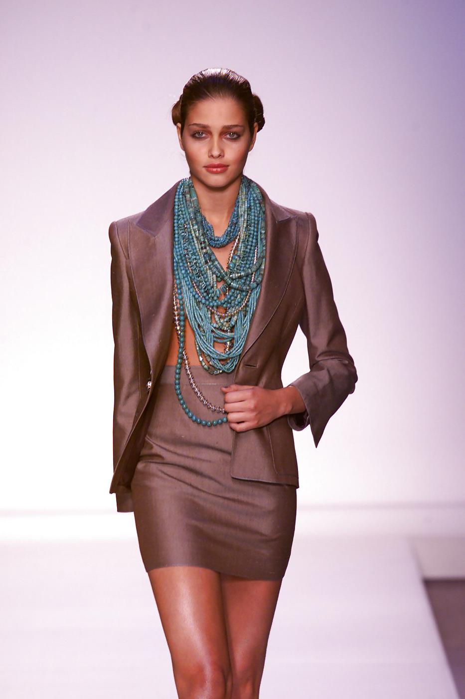 16P Ana Beatriz Barros Classic Runway Boobage  Huge Areolas