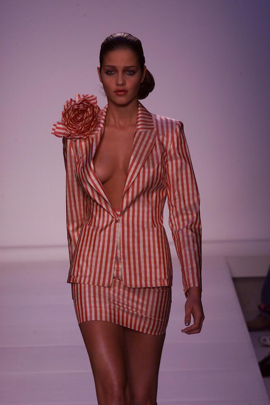 16P Ana Beatriz Barros Classic Runway Boobage  Huge Areolas