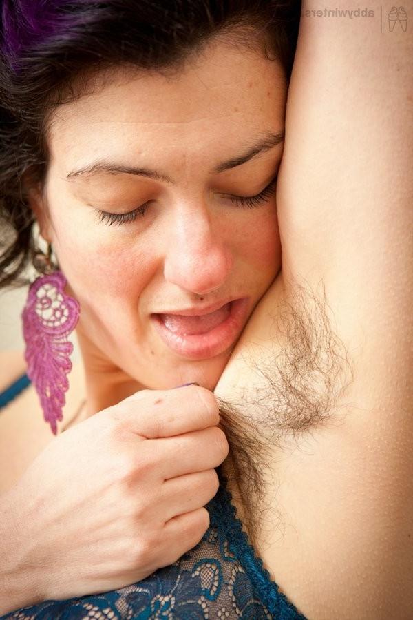 16P Geeky And Hairy Brunette Hottie Spreads Her Furry Pussy