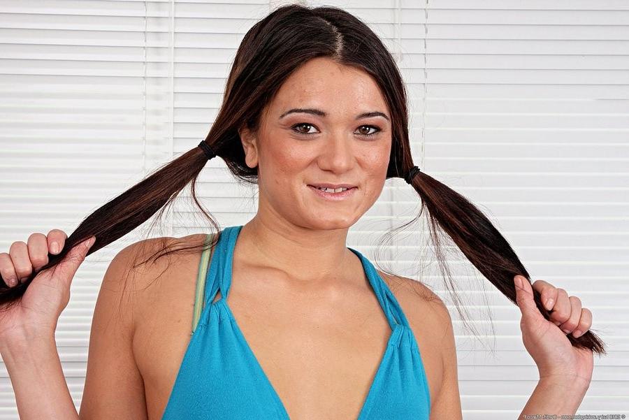 15P Beautiful Hairy Amateur Gal With Brunette Pigtails