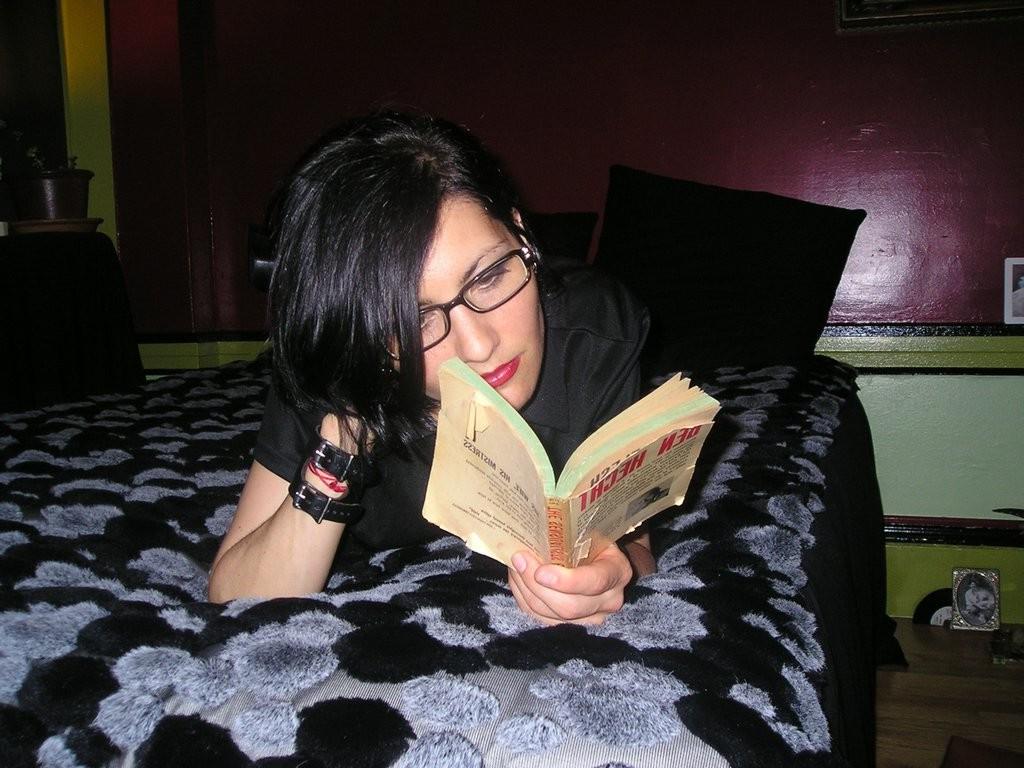 15P Gorgeous gothic brunette