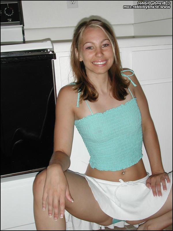 16P Brandy Didder Gets Flirty in the Kitchen!