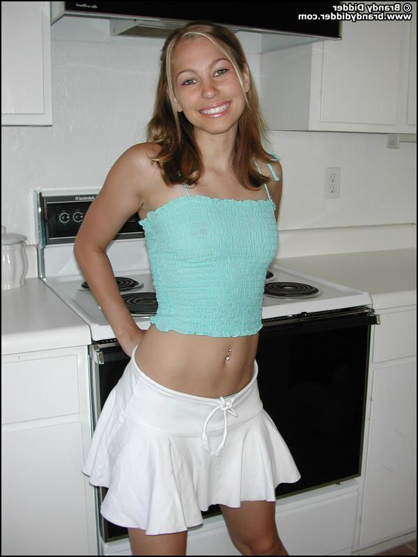16P Brandy Didder Gets Flirty in the Kitchen!
