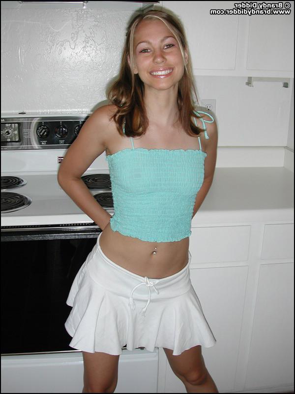 16P Brandy Didder Gets Flirty in the Kitchen!