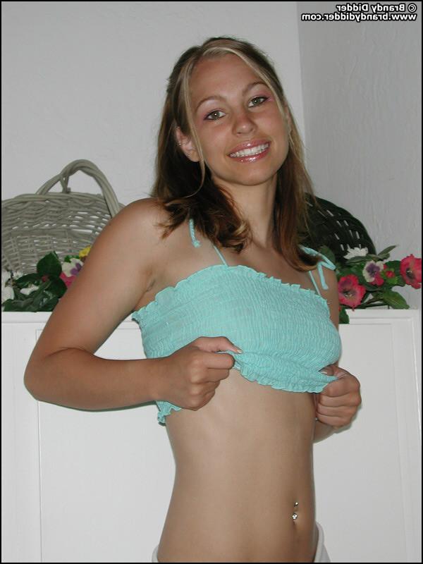 16P Brandy Didder Gets Flirty in the Kitchen!