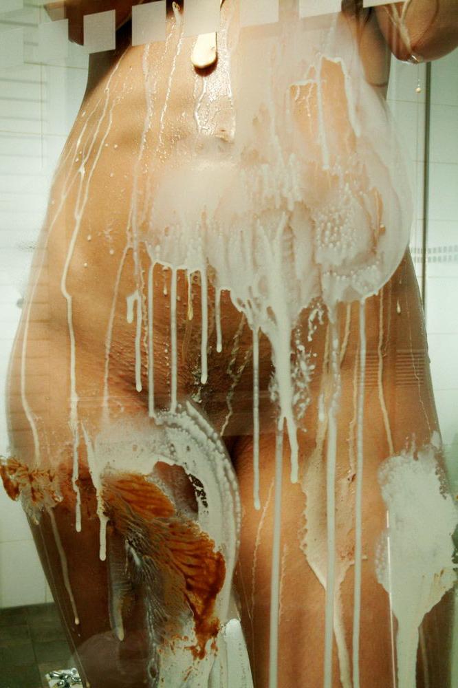 15P Naked Zee gets wet and messy with a fudgsicle in a shower