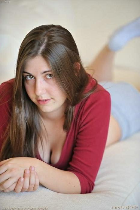 16P Nerdy Teen Spreads Her Pussy