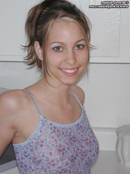 15P Brandy Didder flirts in the kitchen!