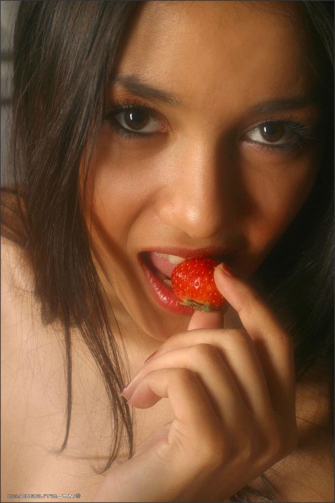 16P Brunette teen model with sweet ass posing nude in kitchen