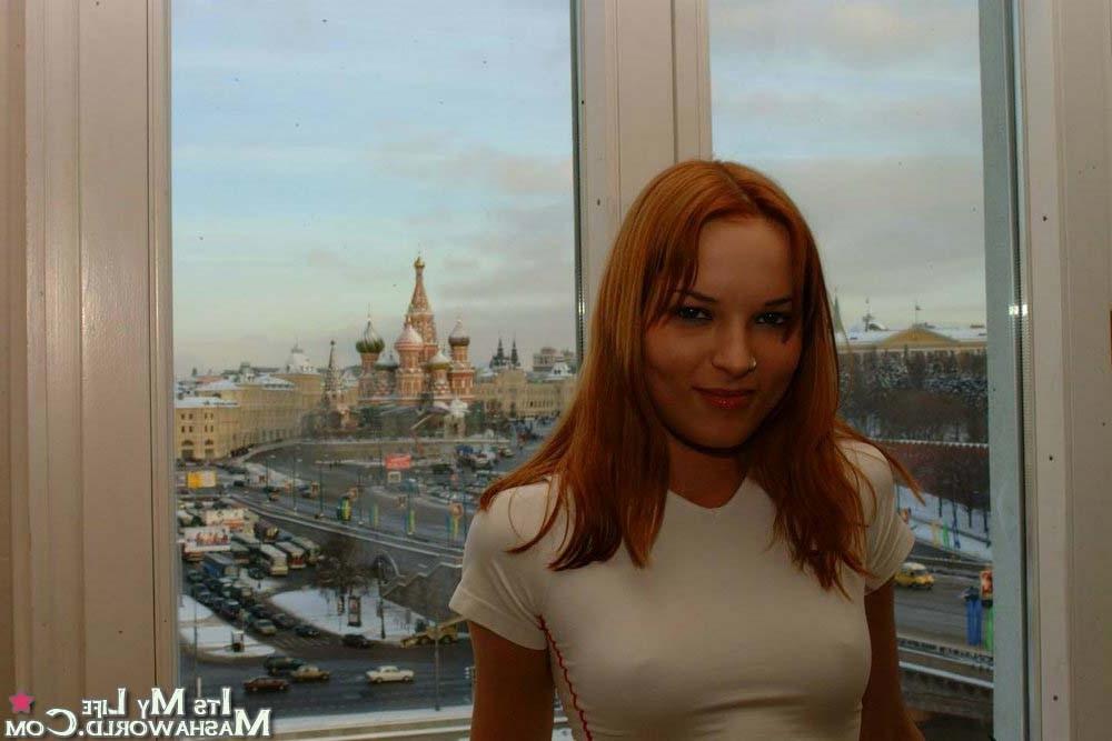 15P Seductive redhead teen posing nude