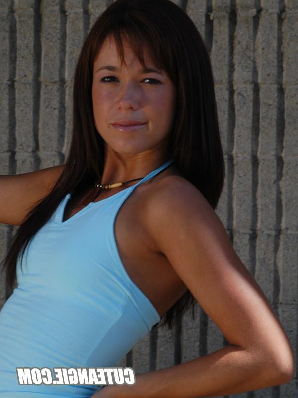 16P sexy brunette babe