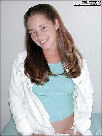 21P Brunette Tawnee classy stripping