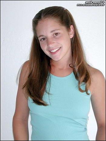 21P Brunette Tawnee classy stripping