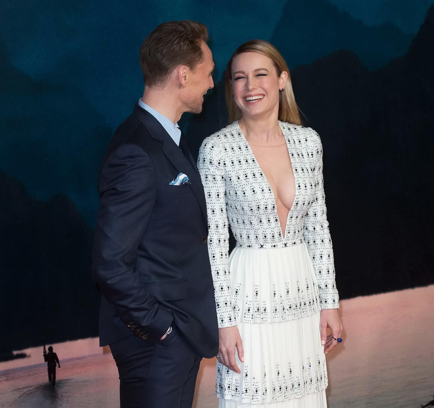 16P Brie Larson braless showing huge cleavage