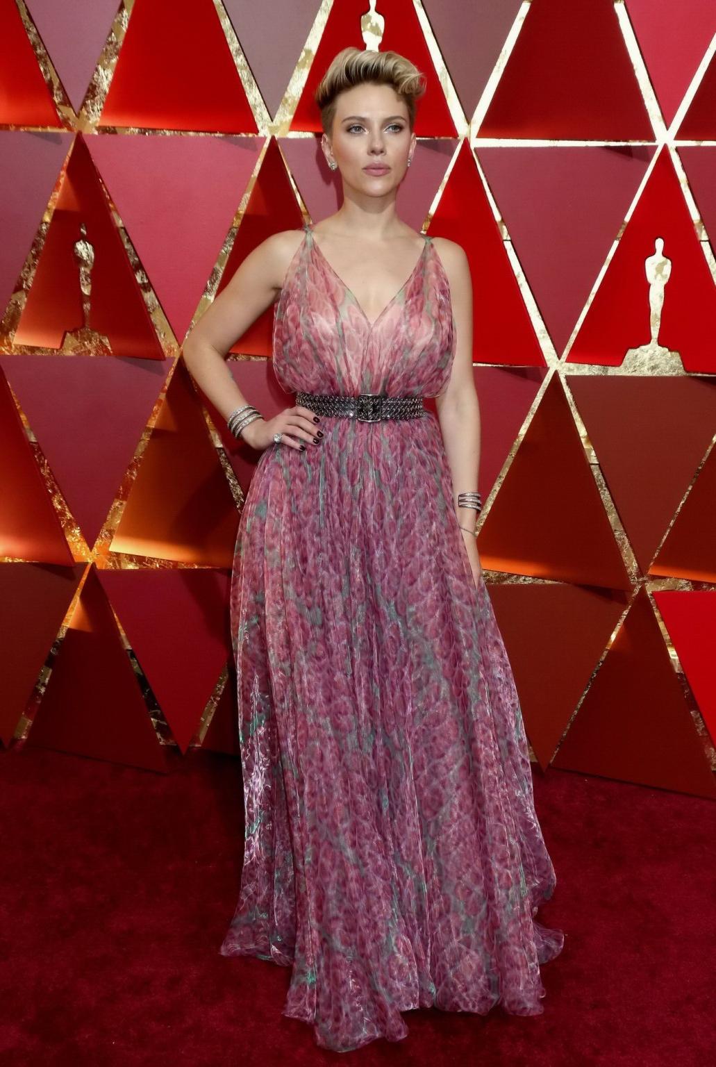 16P Scarlett Johansson shows sideboob in pink lace dress