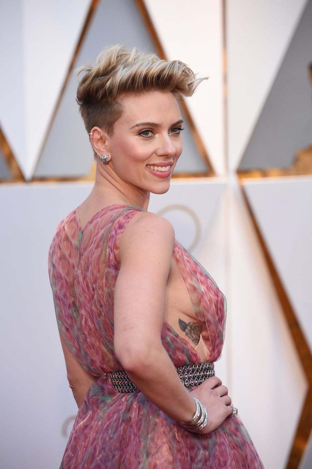 16P Scarlett Johansson shows sideboob in pink lace dress