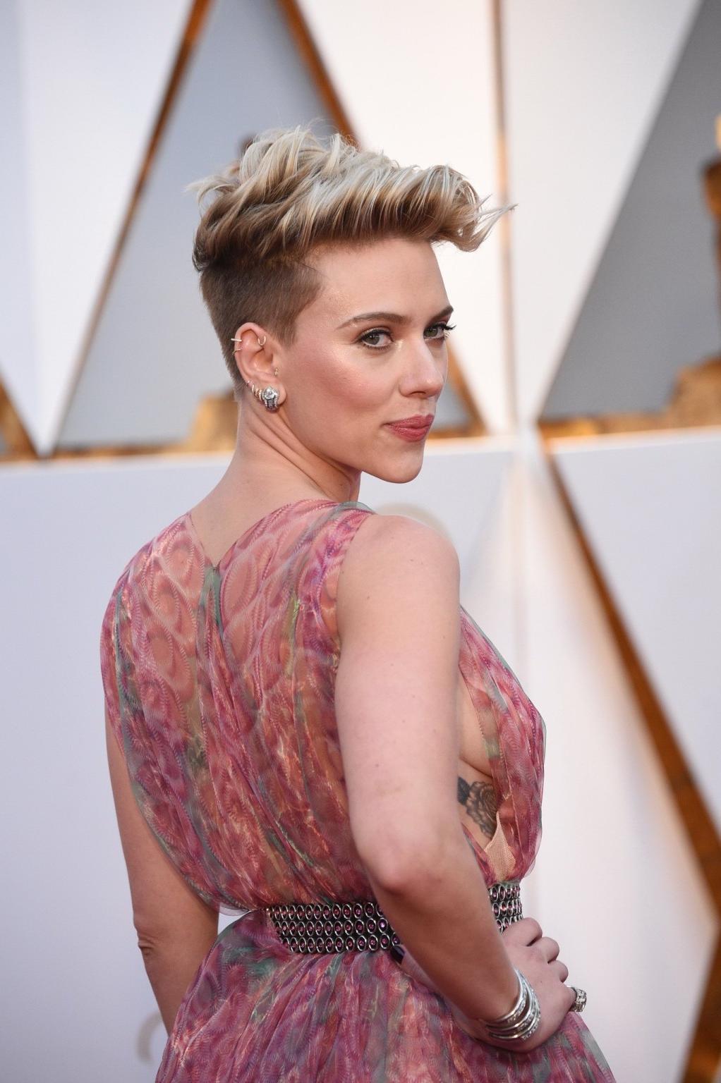 16P Scarlett Johansson shows sideboob in pink lace dress
