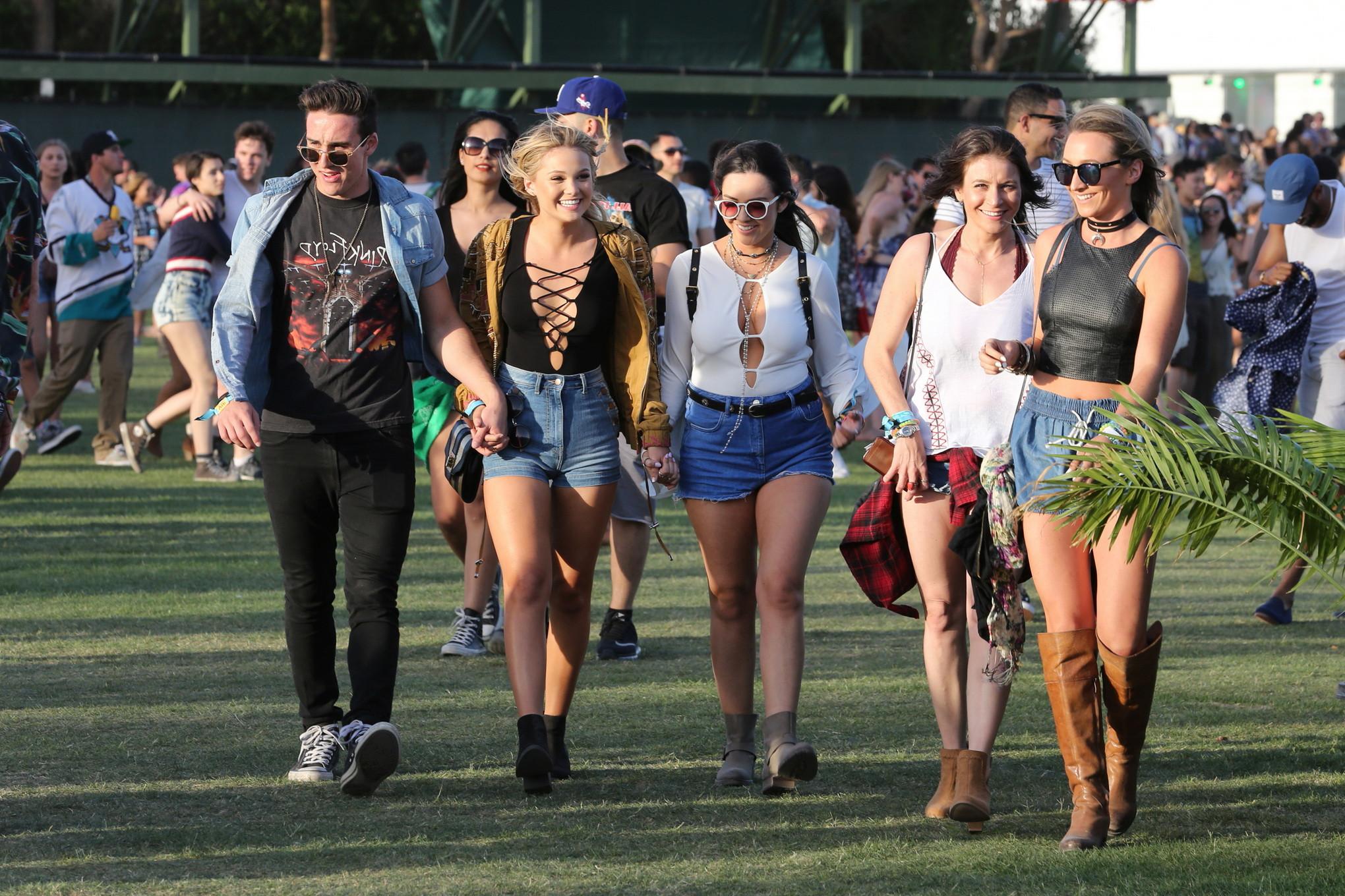 16P Olivia Holt braless showing huge cleavage and legs
