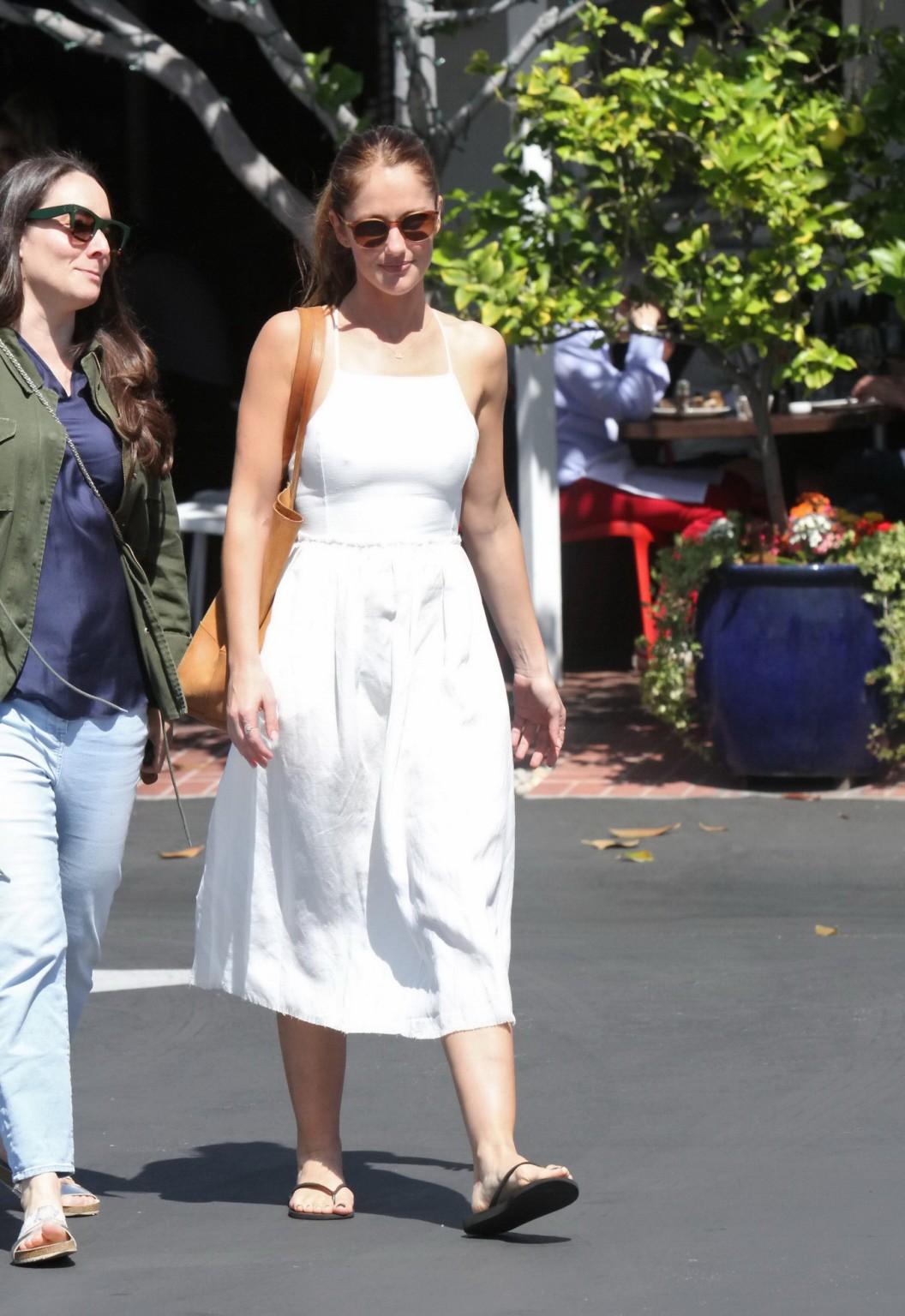 16P Minka Kelly showing nipple pokies in a sexy white dress