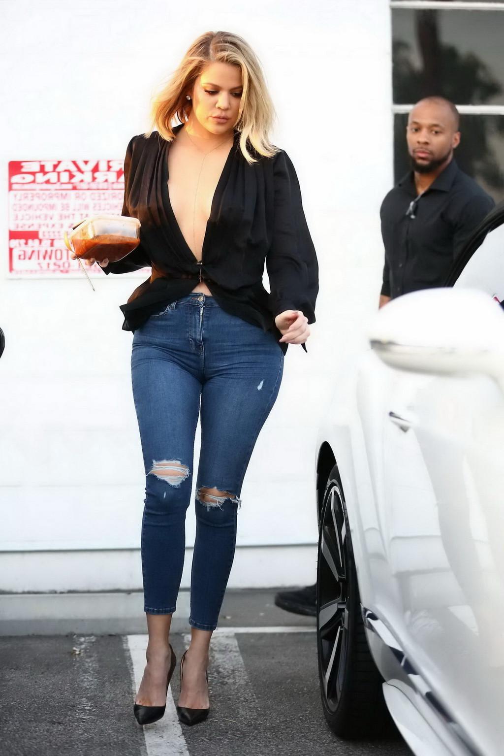 16P Khloe Kardashian showing pokies and huge cleavage
